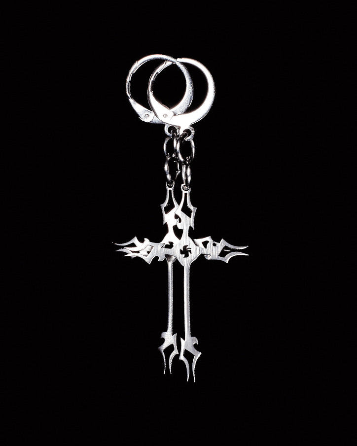 Stalowe kolczyki Vandal Jewelry. Styl gothic, alt vibe, opium. Wycinane laserowo.